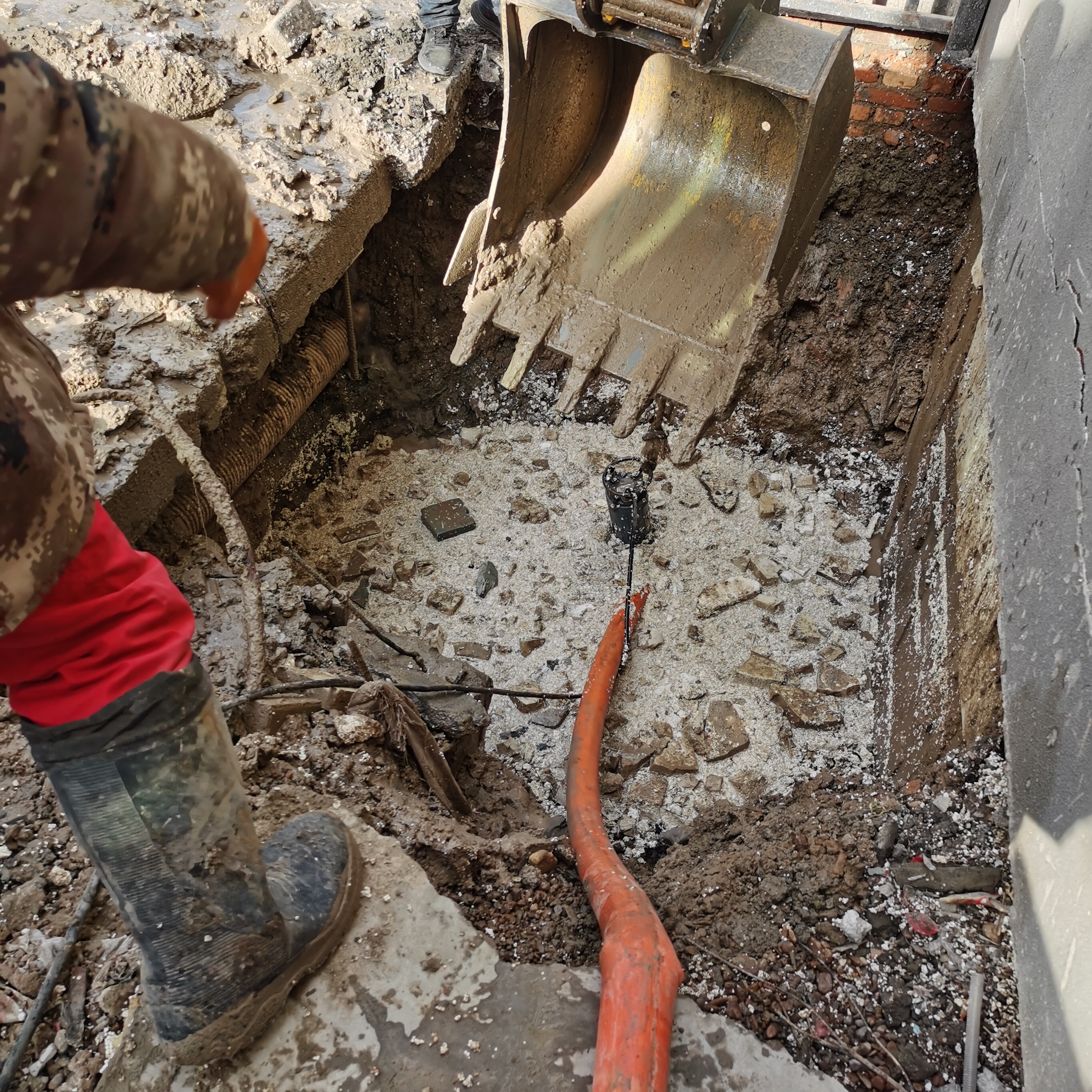 聽漏儀檢測現(xiàn)場